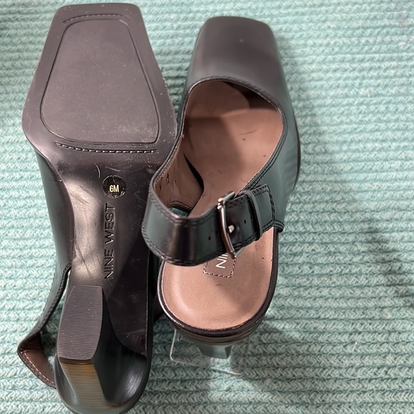 Nine West Black Leather Square Toe Heels, Size 6 M - Picture 4 of 6
